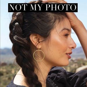 Noonday halcyon-hoops